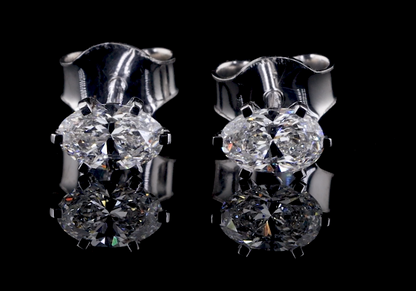 Oval Nova Studs – White Gold Earring