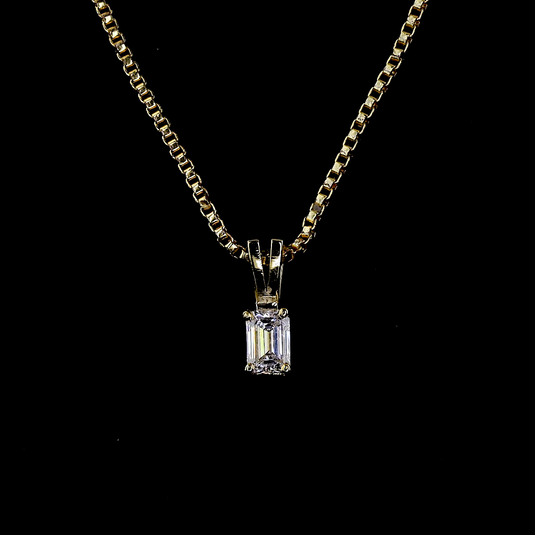 Emerald Solara Mini Pendant – Yellow Gold